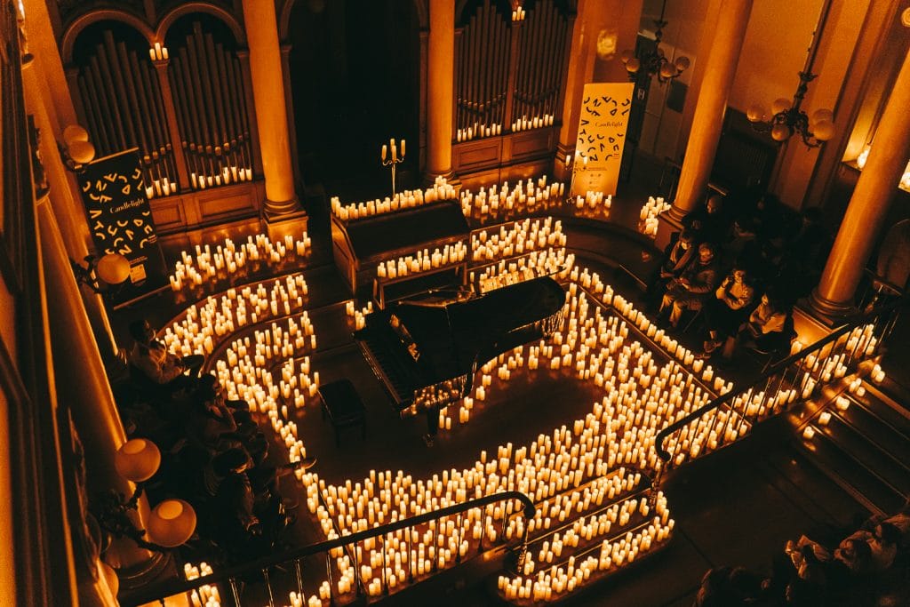 Candlelight illumine les plus beaux morceaux de Yann Tiersen au piano !
