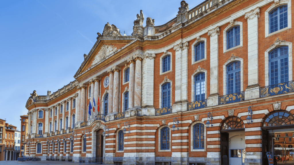 À Toulouse, la place du Capitole va être végétalisée pour l’été 2023 !